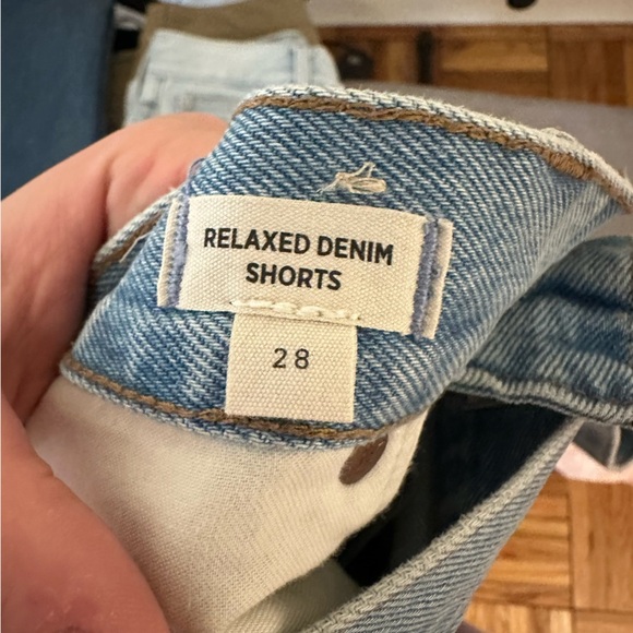 NWT Madewell Relaxed Denim Shorts Size 28 High Waisted Raw Edge Hem Light Wash - Picture 5 of 6